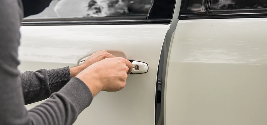 Unlock Car Door Service in Mayflower Village, CA